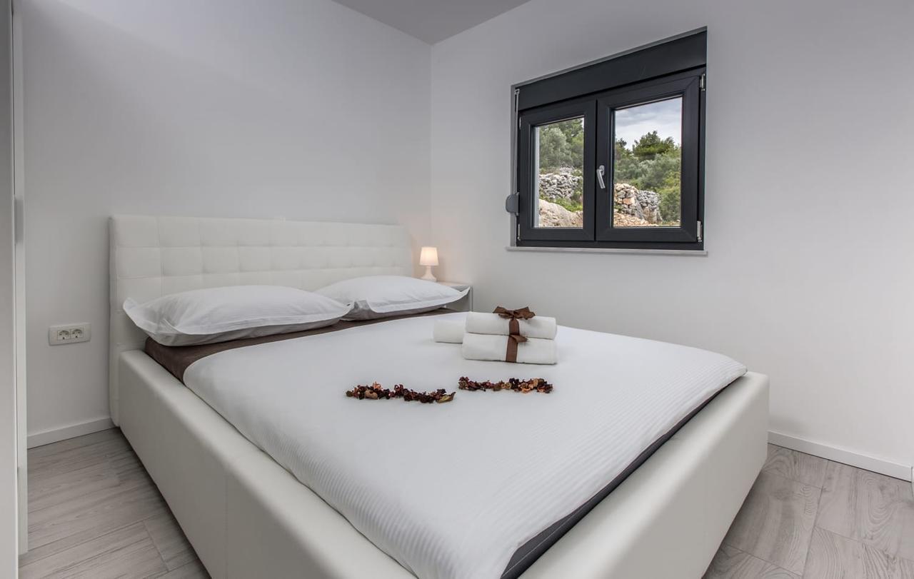 Villa Regina With Heated Pool And Sea View Marina Buitenkant foto