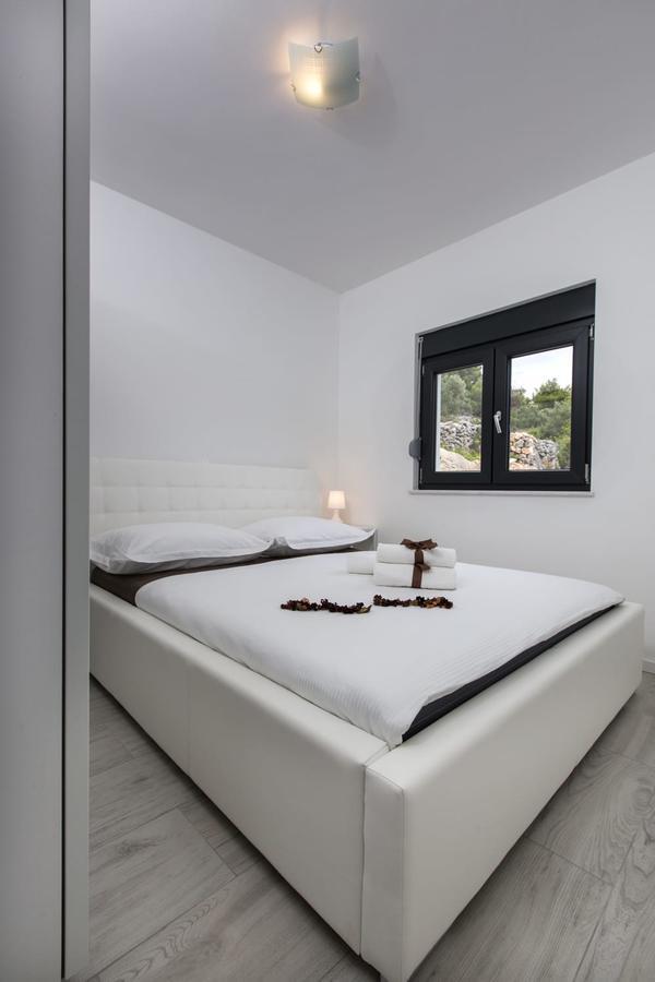 Villa Regina With Heated Pool And Sea View Marina Buitenkant foto