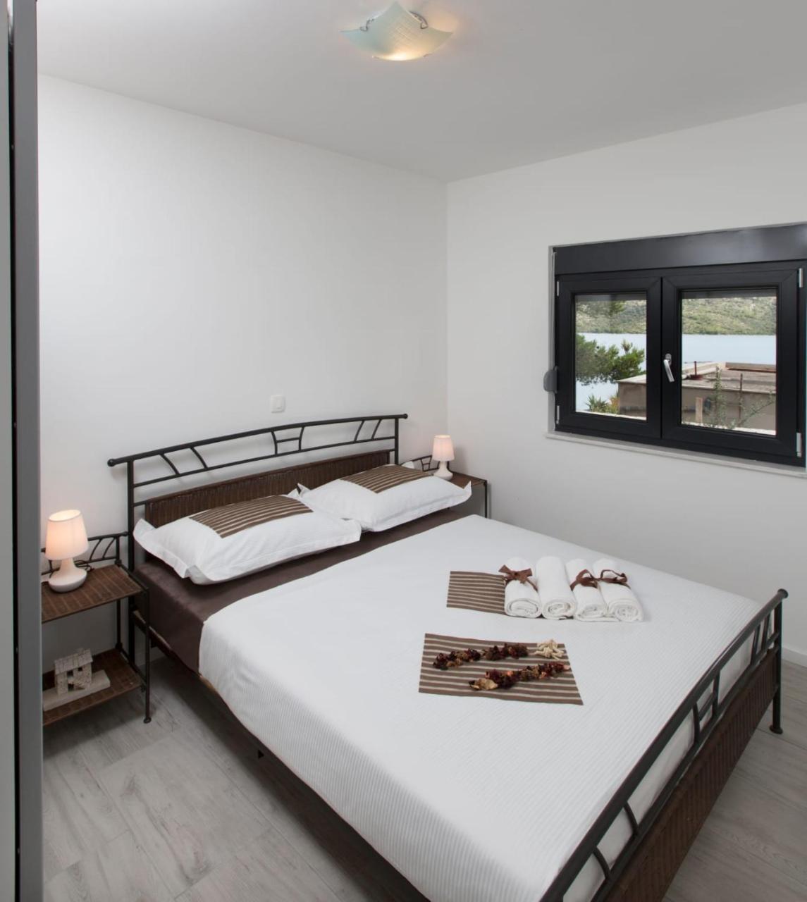 Villa Regina With Heated Pool And Sea View Marina Buitenkant foto